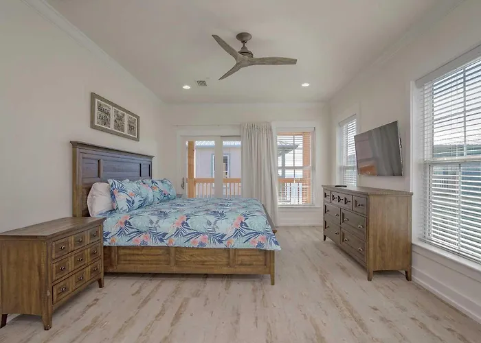 Breezyville Northeast Sun 7br Lockout Holiday home